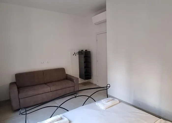 Arc Station Apartment *